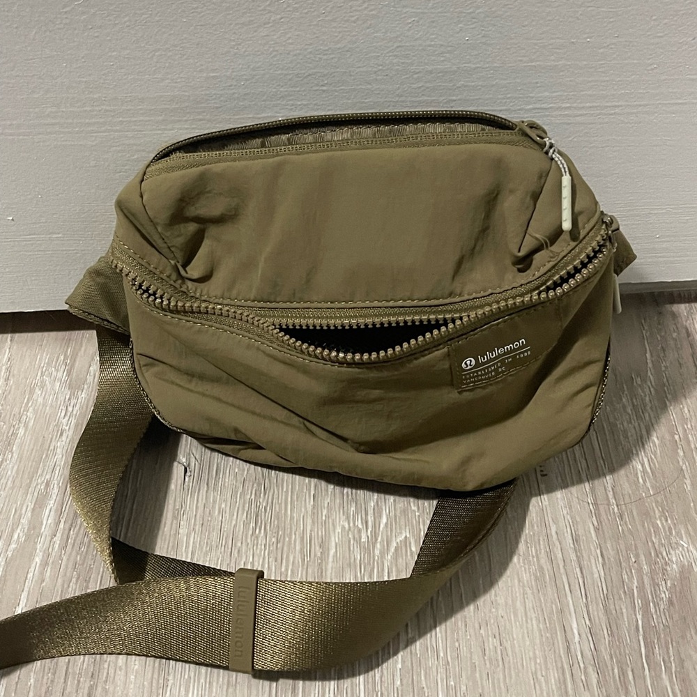 COPY - Lululemon All day Belt Bag